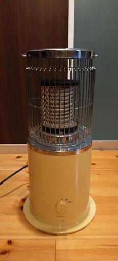 アンティークデザインの電気ストーブ\nニクロム線ヒーター対流式