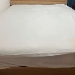 お取引中ニトリ　収納付きクイーンベット