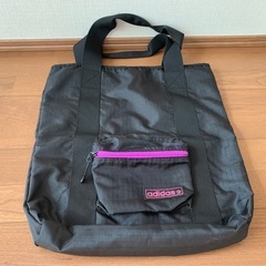 adidasのトートバッグ