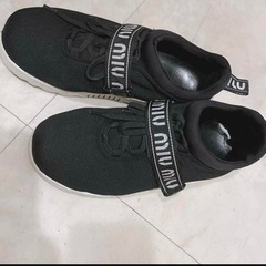 miumiu スニーカー