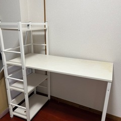 【引取手見つかりました】左右入れ替え可能なラック付きデスクの画像