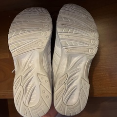 瞬足白スニーカー22㎝紐タイプの画像