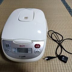 タイガー炊飯器5.5合炊き　JBG-B　2011年製