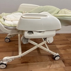 【決まりました】コンビ　ハイローチェア　バウンサー　手動の画像