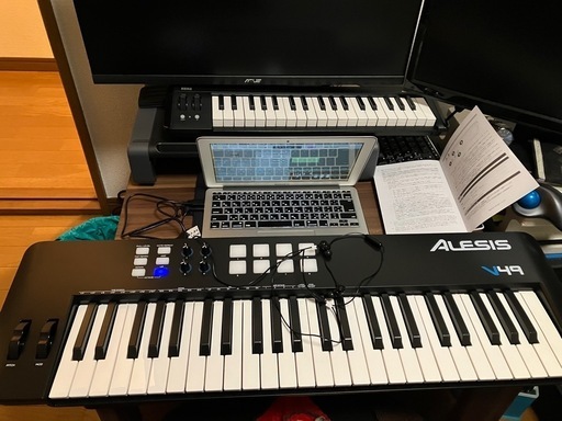 MIDIキーボードAlesisV49