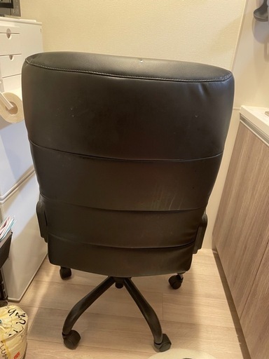 【良品】◼︎ニトリの椅子◼︎引っ越しを機に1年で使用しなくなり、しばらく使用しておりませんので出品します。状態は良品で、少し埃は被ってますが、使用度は全く問題ありません！※埃は引き渡し時綺麗にしてお渡しします。