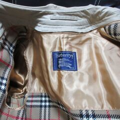 バーバリー　トレンチコート　少々難ありですが　メルカリで25000円で出品中の画像