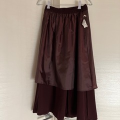 新品未使用　ボルドー　スカート　サイズF　の画像
