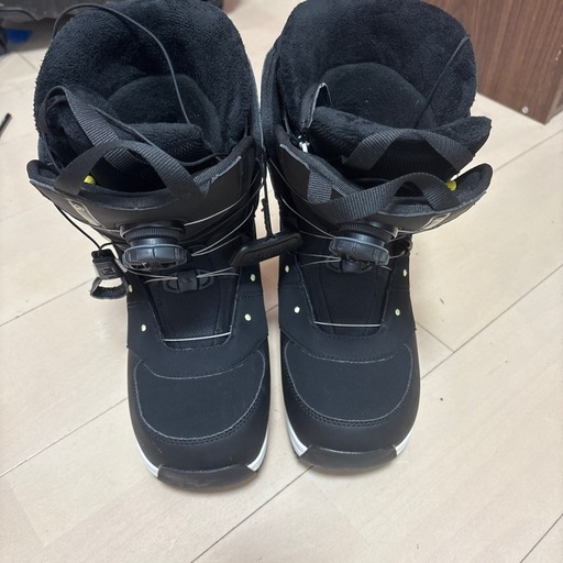 SALOMON スノーボードブーツ