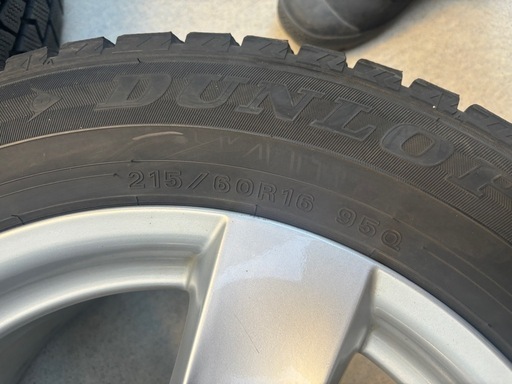取引き完了215/60Ｒ16 