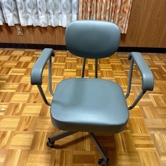 事務椅子の画像
