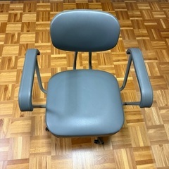 事務椅子の画像