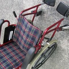 カドクラ 車椅子 車いす 車イス 中古　現状渡し☆折り畳み式の画像