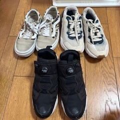 靴　スニーカー　
