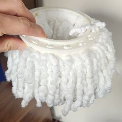 回転モップ　手回しタイプ　モップ二つ　と　ホウキ　と　バケツ