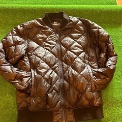 ユニクロ　ウルトラライトダウン　キルティング　黒　メンズ