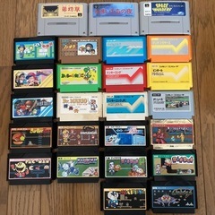 レトロフリーク(ブラック) + ギアコンバータ + ファミコンカセットの画像