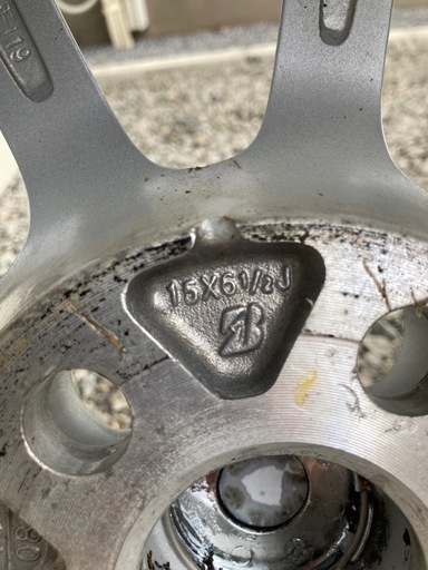 プリウス等 アルミホイール 4本セット 15インチ 6.5J オフセット40  PCD100 トヨタ車等