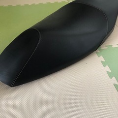 ヤマハNMAX125   純正シートの画像