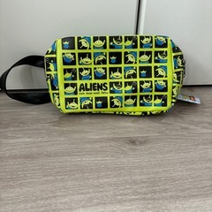 新品 ショルダーバッグ ディズニー エイリアン
