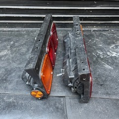 日野自動車　　純正三列テールの画像