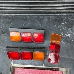 日野自動車　　純正三列テールの画像