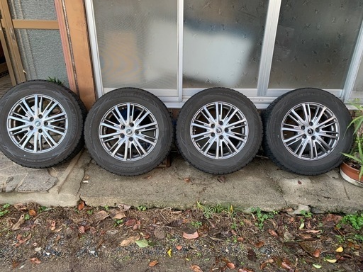 スタッドレスタイヤ、ホイールセット　215-65-16  引き取り限定