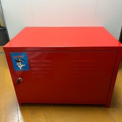 スチールロッカー　赤　 家具　収納　　　　  