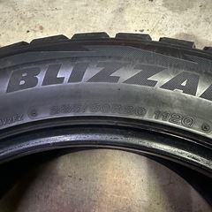 値下げしました、285/50/20スタッドレスタイヤ