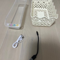 小物入れ、タイプCケーブル2本