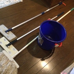 モップ、ワイパー、バケツの画像