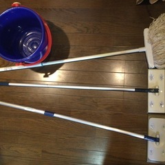 モップ、ワイパー、バケツの画像