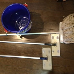 モップ、ワイパー、バケツの画像