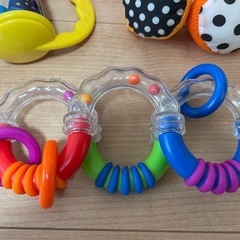 おもちゃ追加しました！ 赤ちゃんのおもちゃ7点セットsassy  トイローヤル　ガラガラ　鈴おもちゃ　輪っか   水鉄砲の画像