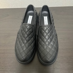 【最終値下げ】Steve Maddenキルティング・スリッポン　未使用品の画像