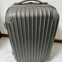 キャリーバッグ グレーの画像
