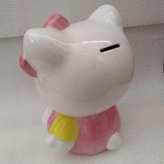 今月まで！ハローキティ　陶器製　貯金箱　アルバム　オマケ付きの画像