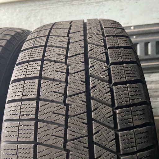 極上タイヤ　DUNLOP ダンロップ　WM03 215/50R17 スタッドレス　タイヤ　2021年製　17インチ