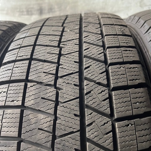 極上タイヤ　DUNLOP ダンロップ　WM03 215/50R17 スタッドレス　タイヤ　2021年製　17インチ