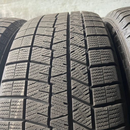 極上タイヤ　DUNLOP ダンロップ　WM03 215/50R17 スタッドレス　タイヤ　2021年製　17インチ