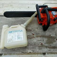 混合液エンジンチェーンソーと混合液作成ボトルのセット