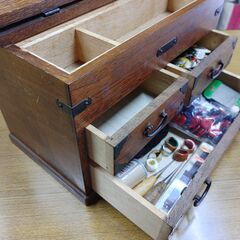 お針箱（裁縫道具入り）棚の画像
