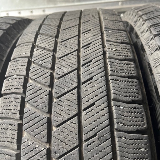 極上タイヤ　BRIDGESTONE ブリヂストン　ブリジストン　VRX3 185/65R15スタッドレス　タイヤ　2022年製　15イ