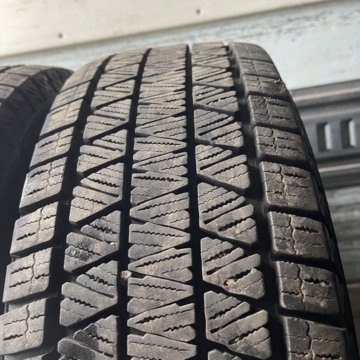 極上タイヤ　BRIDGESTONE ブリヂストン　ブリジストン　DM-V3 215/70R16 スタッドレス　タイヤ　2019年製　1