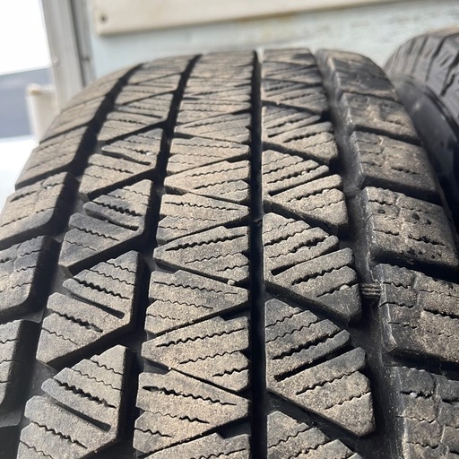 極上タイヤ　BRIDGESTONE ブリヂストン　ブリジストン　DM-V3 215/70R16 スタッドレス　タイヤ　2019年製　1