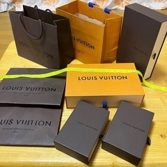 ルイ・ヴィトンのショップバッグと箱とリボン
