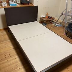セミダブルベッド