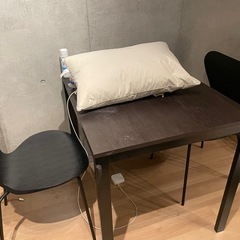 テーブルとイス