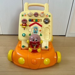 アンパンマンの歩行器　　よくばりすくすくウォーカー