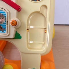 アンパンマンの歩行器　　よくばりすくすくウォーカーの画像